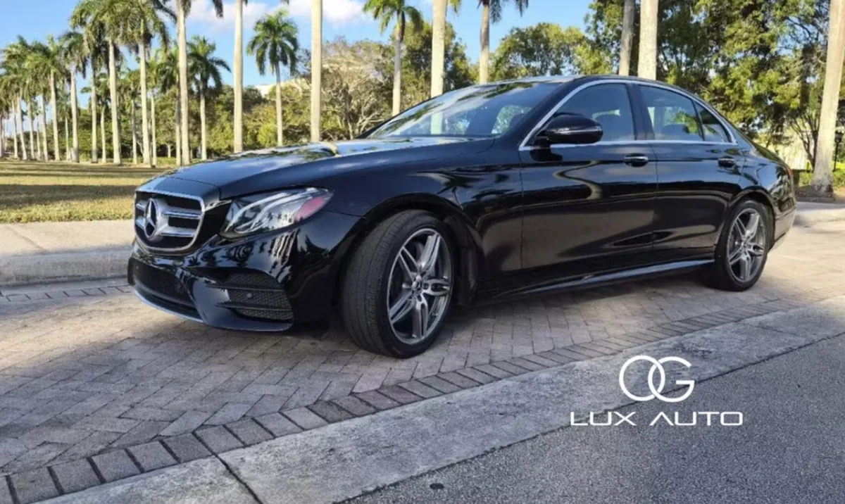 Mercedes-Benz E350 - front three-quarter