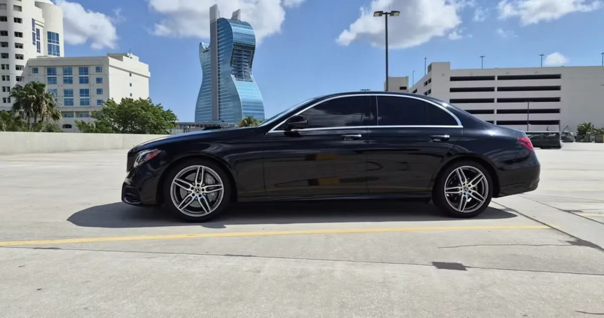 Mercedes-Benz E350 - side profile