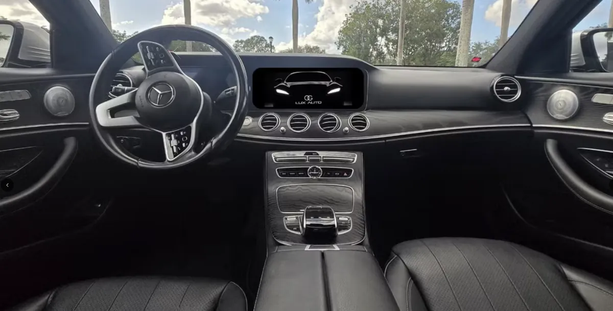 Mercedes-Benz E350 - interior