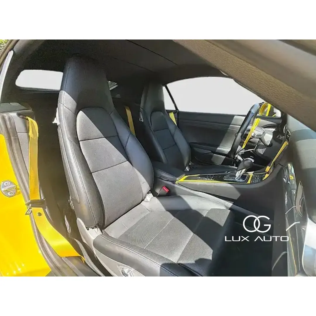 Porsche 911S Cabriolet, dashboard and cockpit